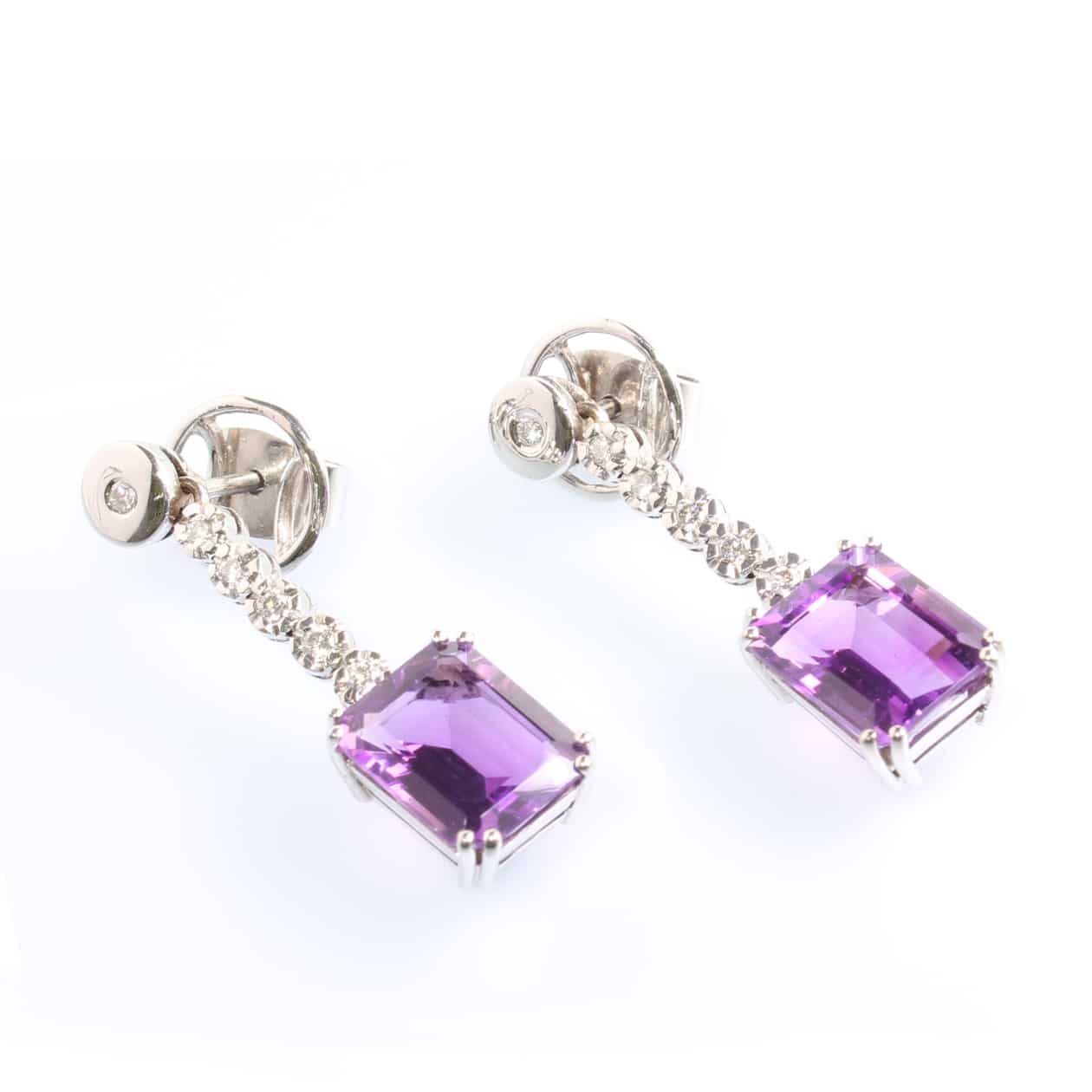 Earrings with amethyst and diamonds in 18K white gold; handame.  Exclusive piece.