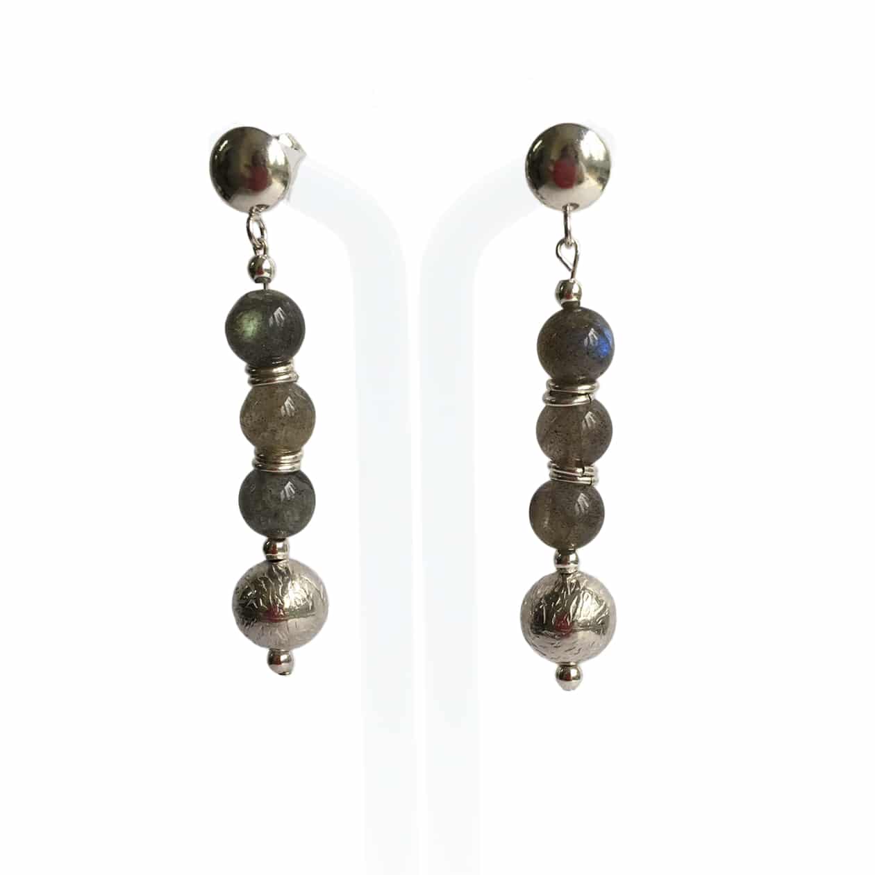 Earrings with labradorite and 925 silver, handmade.  Exclusive piece.
